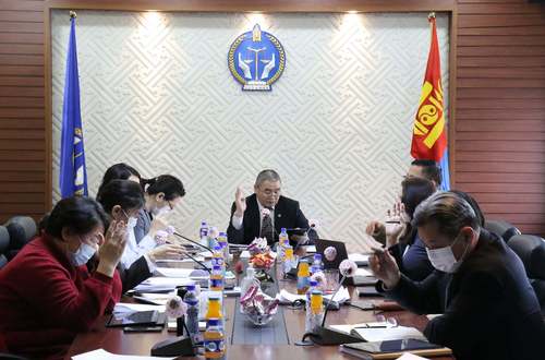 Таван шүүгчийг сэлгэн ажиллуулахаар томилов