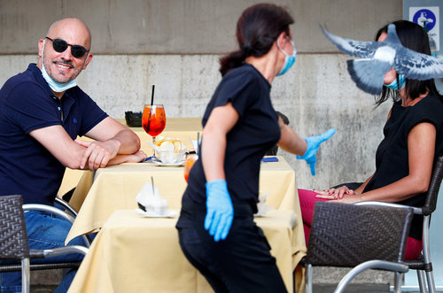 Испанид гадаа орчинд амны хаалт зүүх журмыг цуцлав