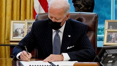 Байден Афганистаны мөнгийг 9/11-ийн хохирогчдын гэр бүлд тарааж өгөхөөр шийджээ