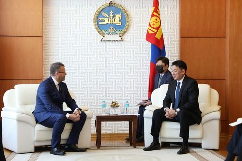 Чех улсын Элчин сайд Итгэмжлэх жуух бичгээ өргөн барилаа