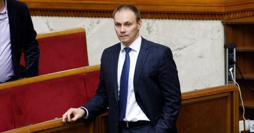 Украины улс төрч: Зеленскийн алдаанаас болоод Украин дайны ирмэгт ирлээ