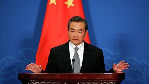 Ван И: Хориг арга хэмжээ Украины асуудлыг шийдэхгүй