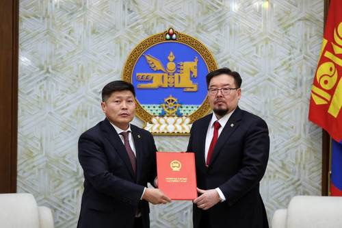 Хууль зүй, дотоод хэргийн сайд Х.Нямбаатар хуулийн төслүүдийг өргөн барилаа