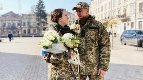 Дайн эхэлснээс хойш Украинд 10 мянга гаруй хос гэрлэлтээ бүртгүүлжээ