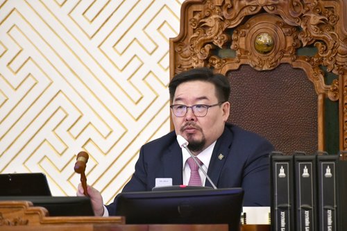 Г.Занданшатар: Х.Баттулга, Ч.Хүрэлбаатар хоёр нийгмээ талцуулахаа больсон нь дээр