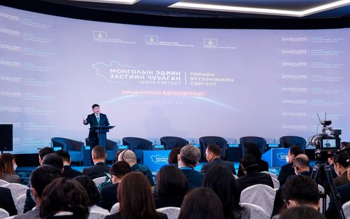 Х.Нямбаатар: Төр хувийн хэвшлээ дээрэлхэж бүх бизнесийг хийж байна
