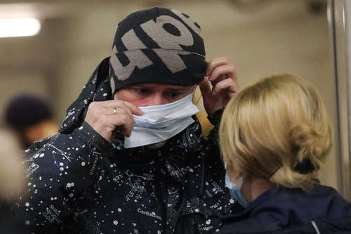 Москвад амны хаалт зүүх журмыг цуцалжээ