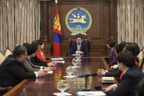 Ж.Чинбүрэн: Энэ онд 3.4 сая иргэн цахим эрүүл мэндийн дэвтэртэй болно