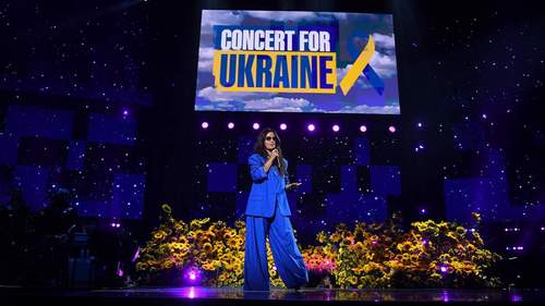 Дэлхийн одод Украинд туслахаар тоглолт хийж, 16 сая доллар цуглуулжээ