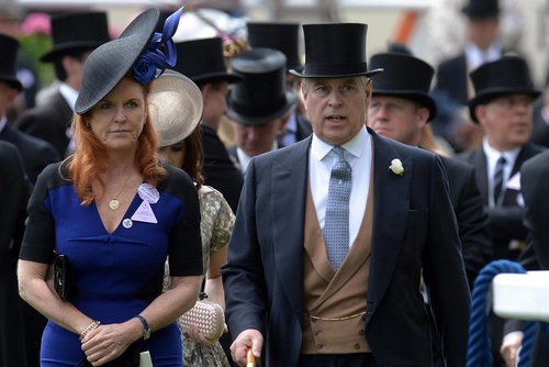 Хатан хаан II Елизаветагийн хүү өөр нэг дуулианд нэр холбогджээ