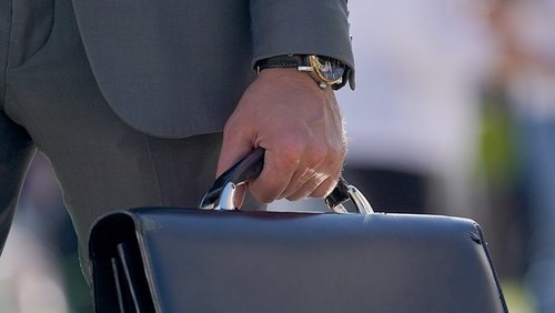 Австри Оросын дөрвөн дипломатыг хөөн гаргана