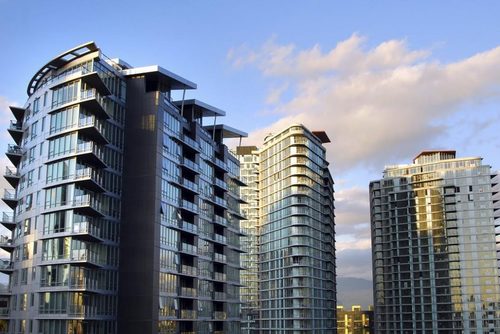 Канад гадаадын иргэд орон сууц худалдан авахыг хориглохоор төлөвлөж байна