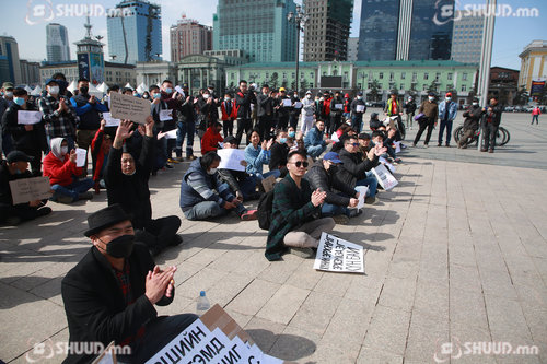 ЗАЛУУС: Бид 50.000 төгрөгөөр биеэ үнэлэх гэж талбай дээр ирээгүй
