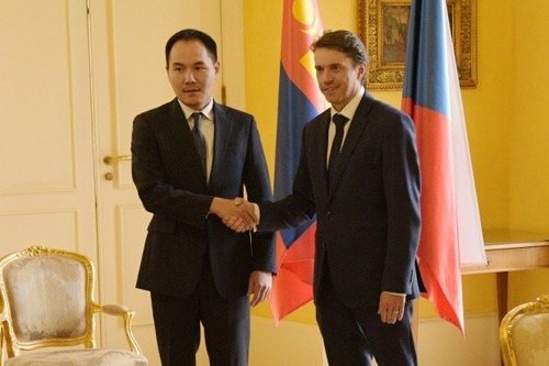 Чех улсад ажиллах мэргэжилтэй, ажиллах хүчийг нэмэгдүүлнэ