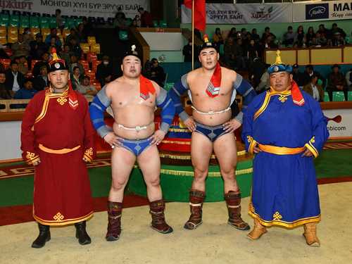 Залуу бөхчүүдийн барилдаанд аймгийн харцага Д.Пүрэвдорж түрүүллээ