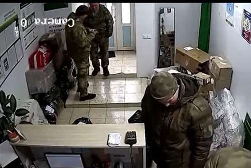 Оросын хүргэлтийн компани цэргүүдийн дээрэмдсэн эд зүйлийг хүргэхээс татгалзжээ