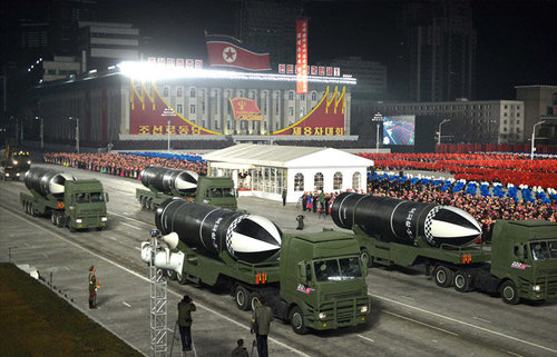 Хойд Солонгос өргөн цар хүрээтэй парадад бэлтгэж байна