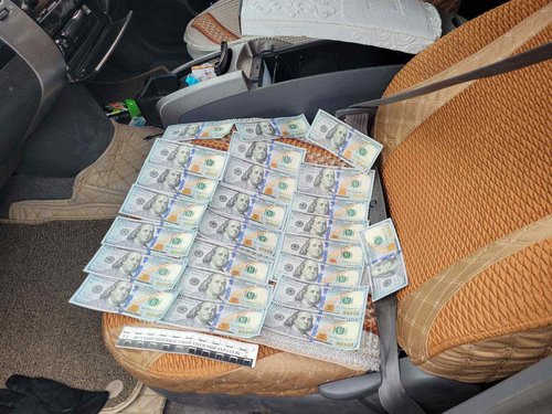 Машин худалдан авахаар очсон иргэний 40 мянган ам.долларыг авч зугтжээ