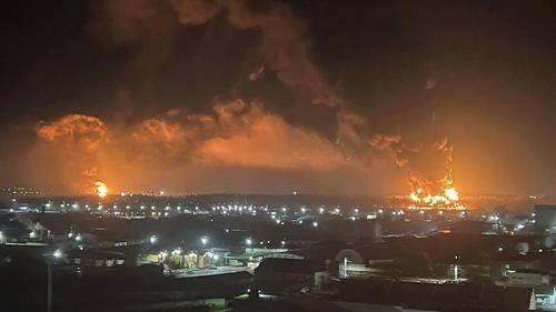 Украинаас 100 км зайд орших Оросын газрын тосны бааз шатжээ