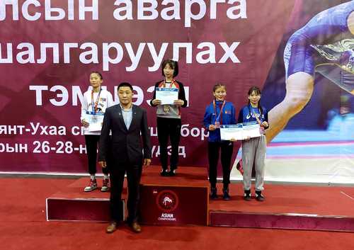 Чөлөөт бөхийн УАШТ үргэлжилж байна