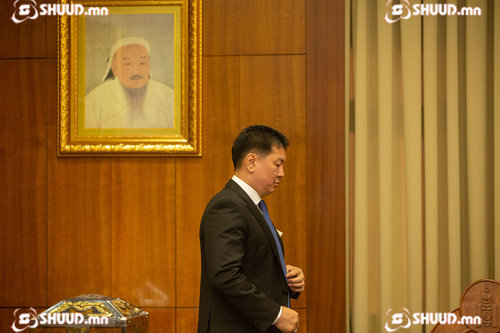 Нүүрс, төмөр замын хулгайтай Ерөнхийлөгч холбоогүй гэх МЭДЭГДЭЛ гаргажээ