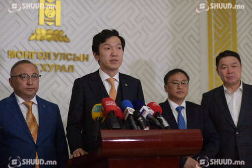 Ж.Чинбүрэн: Эрүүл мэндийн салбар 30 жил хямд үнэтэй, чанаргүй эм авлаа