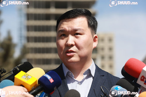 ЗТХ-ийн сайд Л.Халтарын тушаалаар нүүрс тээвэр гацаж, Монгол өдөрт 6.6 тэрбум төгрөг алдаж байна