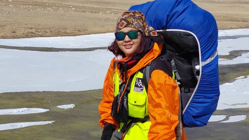 21 насандаа 21 аймгийг тойрсон аялагч бүсгүй