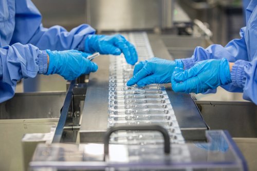 ОХУ-д томуу, коронавирусээс сэргийлэх холимог вакциныг туршина