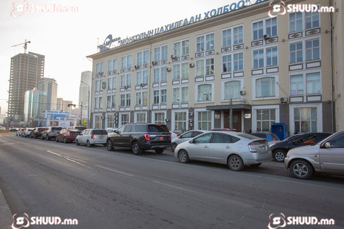 Төв шуудангийн уулзварын гэрэл дохиог өөрчилж, явган зорчигчийн хүлээлгийг багасгана