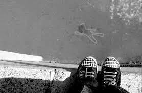 15 настай хүүхэд байрны дээврээс үсрэхийг завджээ