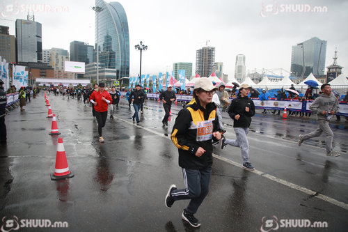 ФОТО: “Улаанбаатар марафон-2022” гүйлтийн тэмцээнд 20 000 иргэн оролцож байна