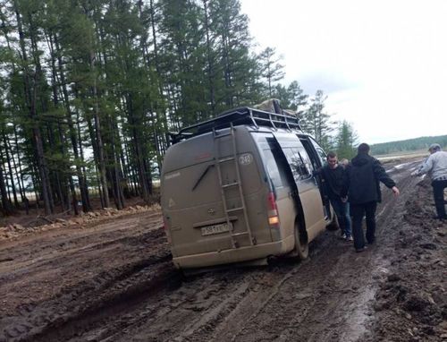 Буриадын тэргүүн Тээврийн сайдаа зам засуулахаар явуулжээ