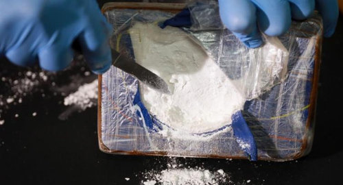 Италид дөрвөн тонн кокаин хураажээ