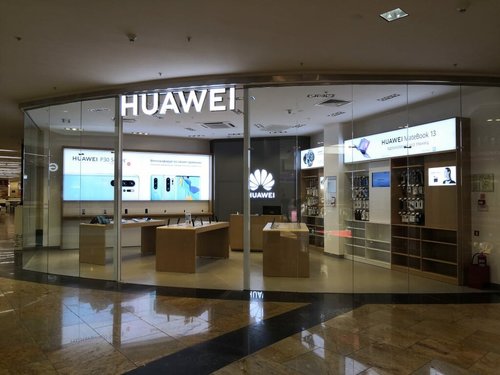 Орос дахь Huawei дэлгүүрүүд хаагдаж байна