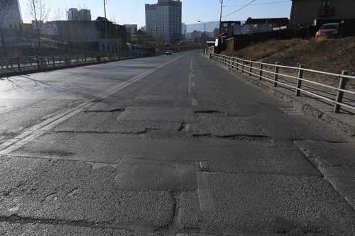 Нийслэлийн замыг хэрхэн засварлаж, арчлах талаарх зөвлөгөөг 350 саяар авна