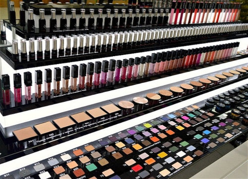 Туркменистанд зарим төрлийн гоо сайхны бүтээгдэхүүн худалдахыг хоригложээ