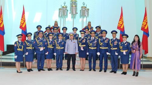 18 жилийн ойн өдөр 18 алба хаагчийг төрийн одон, медалиар шагналаа