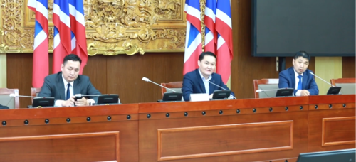 О.Баасанхүү: Г.Занданшатар гэдэг хүн байгаа цагт Үндсэн хуулийг өөрчилж болохгүй