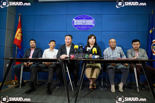 Б.Отгон: Уул уурхайн орлогын 90 хувь нь лиценз эзэмшигчийн халаасанд орж байна