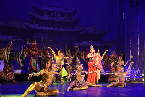 ФОТО: ҮУИТ-ын тайзнаа өдөр бүр тоглогдож буй 