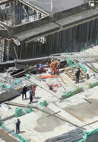 Барилгын кран нурж, хоёр хүн нас барлаа