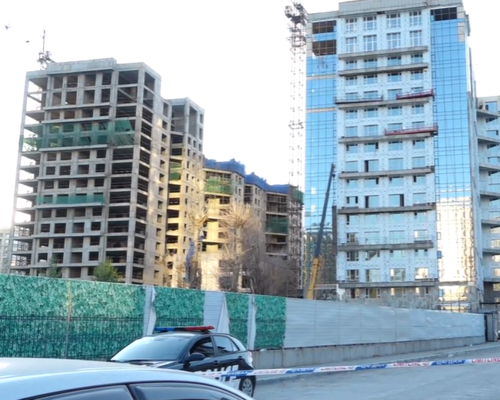 Дахин барилгын өргүүр унаж, нэг хүн нас барлаа