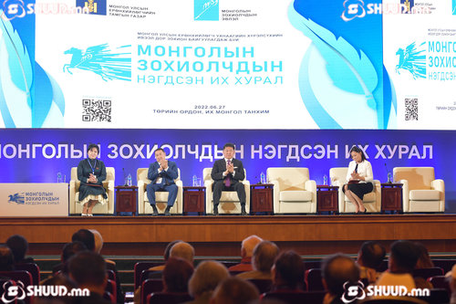 У.Хүрэлсүх: Соёл урлагийн салбарыг мунхагийн хар сүүдэр дахин бүү дайраасай