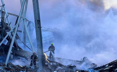 Худалдааны төвд Оросын арми цохилт өгсний улмаас амиа алдсан хүний тоо нэмэгджээ