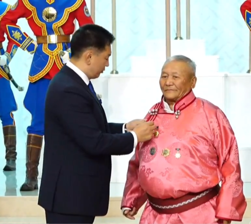 О.Дорж, Ж.Баасанхүү нарт Хөдөлмөрийн баатар цол хүртээлээ