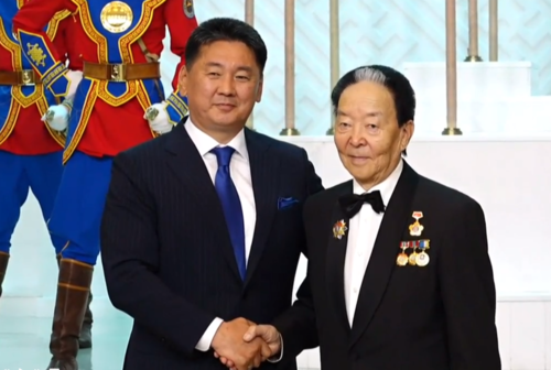 Д.Ухнаа, Д.Шоовой, Б.Жансран нарт Хөдөлмөрийн баатар цол олголоо