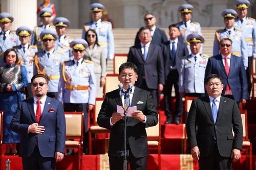 У.Хүрэлсүх: Төрийн сүлд, туг, далбаа, тамга, дууллаа ямагт өндөрт өргөж, хүндэтгэн залах учиртай