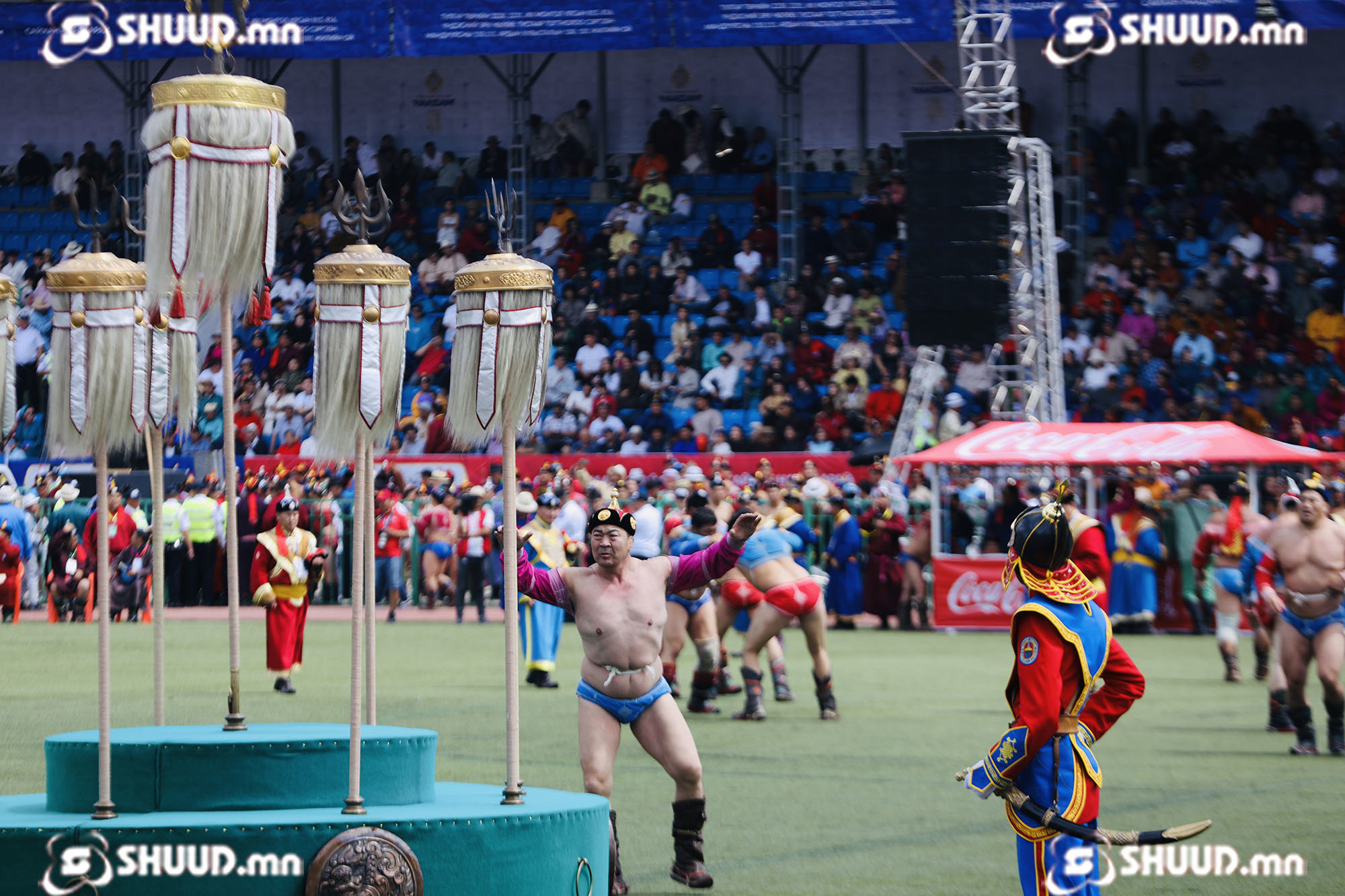 Нэгийн даваа: Дархан аварга Б.Бат-Эрдэнэ давлаа