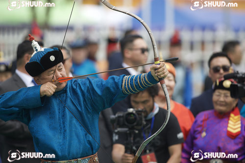 Ерөнхийлөгч У.Хүрэлсүх дуут сум тавилаа